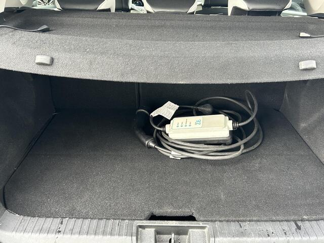 Renault CAPTUR 1.6 E-Tech Plug-in Hybrid 160 Intens (Hoge Zit) | Navigatie | Parkeerhulp | Half Leder