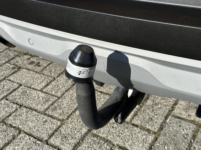 Renault CAPTUR TCe 100 Bi-Fuel Zen l TREKHAAK l Two-Tone