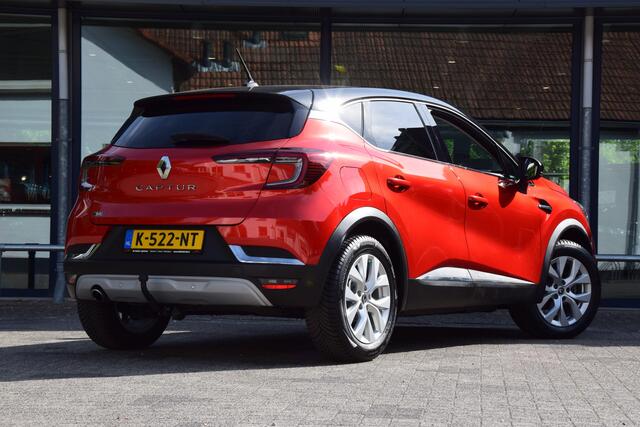 Renault CAPTUR 1.0 TCe 101PK Intens | Trekhaak | BOVAG Garantie | All Season Banden | Navigatie | Achteruitrijcamera | PDC Voor&Achter | Apple Carplay | Full LED | Dealer Onderhouden |