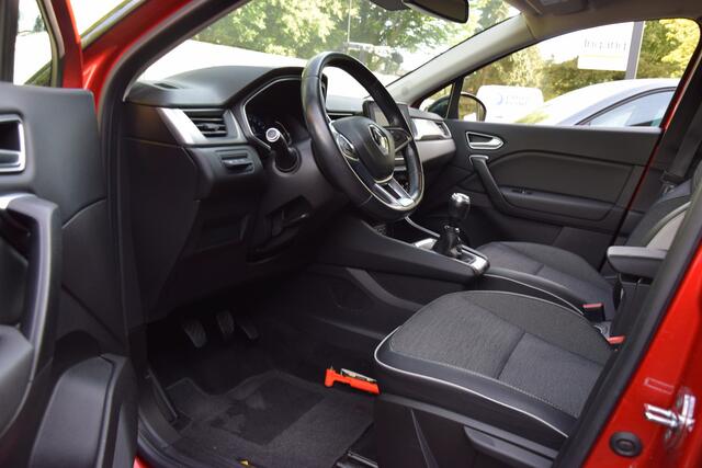 Renault CAPTUR 1.0 TCe 101PK Intens | Trekhaak | BOVAG Garantie | All Season Banden | Navigatie | Achteruitrijcamera | PDC Voor&Achter | Apple Carplay | Full LED | Dealer Onderhouden |