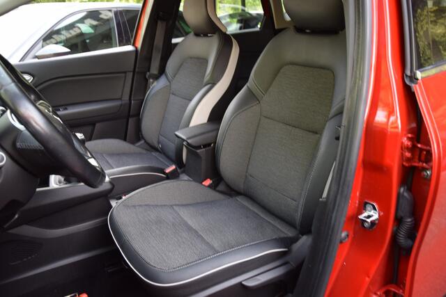 Renault CAPTUR 1.0 TCe 101PK Intens | Trekhaak | BOVAG Garantie | All Season Banden | Navigatie | Achteruitrijcamera | PDC Voor&Achter | Apple Carplay | Full LED | Dealer Onderhouden |