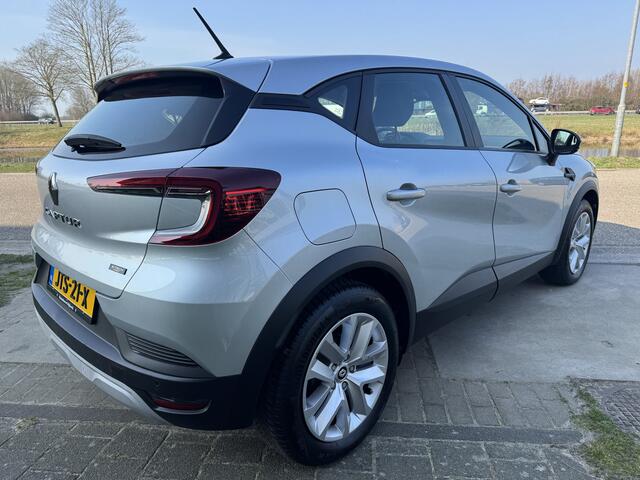 Renault CAPTUR 1.6 E-Tech Hybrid 145 Equilibre / Climate Control / Apple Carplay / Android Auto / Pakreersensoren achter