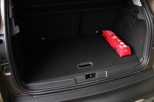 Renault CAPTUR 0.9 TCe Intens | Achteruitrijcamera | Dodehoek detectie | Dealer onderhouden