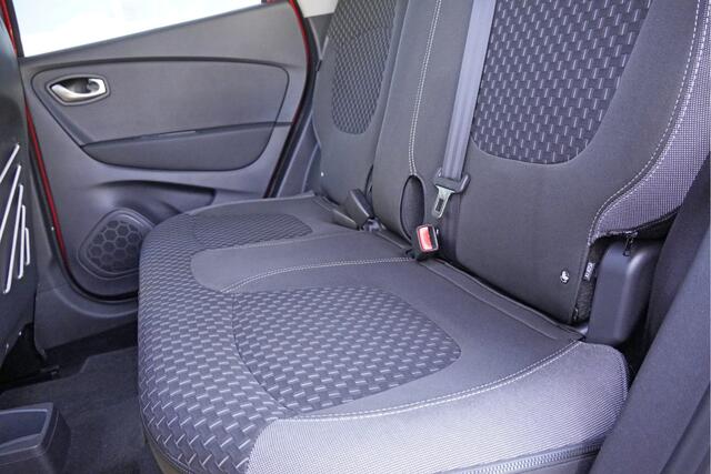 Renault CAPTUR 0.9 TCe Intens BJ2018 Lmv 17" | Led V+A | Pdc | Keyless entry | Trekhaak | Achteruitrijcamera | Navi | Climate control | Cruise control | Extra getint glas