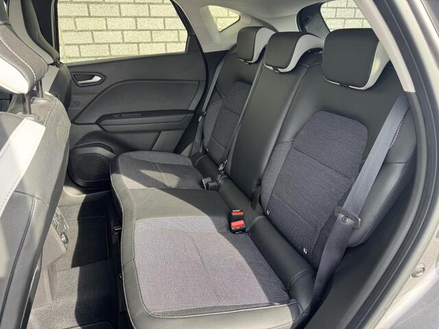 Renault CAPTUR 1.6 E-Tech Hybrid 145 Intens | Dealer onderhouden | All-Season banden | Achteruitrijcamera | Apple CarPlay / Android Auto |