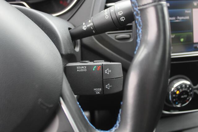 Renault CAPTUR 1.3 TCe Intens Panoramadak/Automaat/Trekhaak/Achteruitrijcamera/Cruise control/Navigatie/Bluetooth