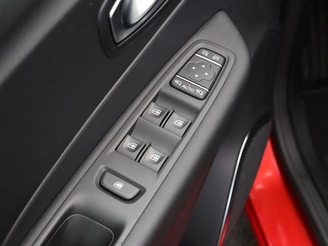 Renault CAPTUR 1.3 TCe Intens 150pk Automaat | Navigatie | Achteruitrijcamera | Climate Control | sensoren rondom | Eerste eigenaar | Dealer onderhouden |