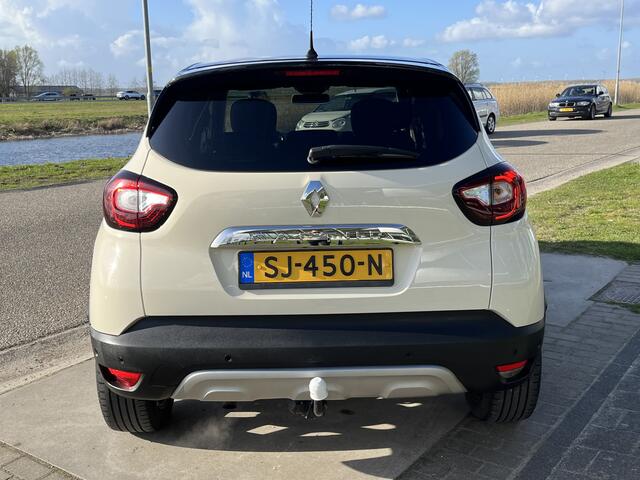 Renault CAPTUR 1.2 TCe Intens Dealer onderhouden / Automaat / Trekhaak / Climate / Keyless /