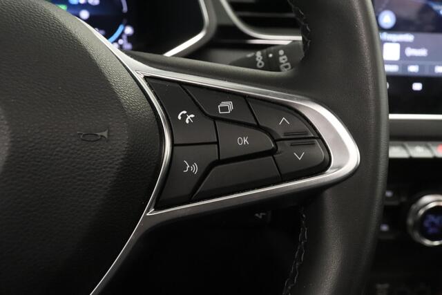 Renault CAPTUR 1.6 E-Tech hybrid 145 SL Rive Gauche | Panoramadak | Camera | 18" Lichtmetaal | Navigatie | Climate control |