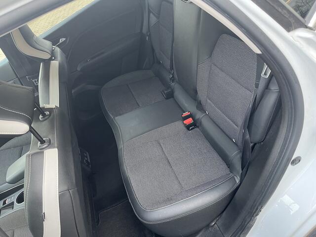 Renault CAPTUR 1.6 E-Tech Hybrid 145 Intens Carplay / Led / Lmv