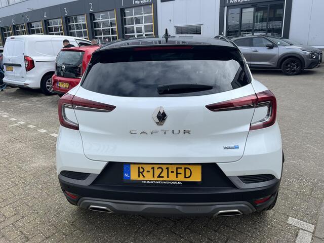 Renault CAPTUR 1.6 E-Tech Hybrid 145 R.S. Line / CAMERA / PARKEERSENSOREN VOOR EN ACHTER / NAVIGATIE GROOT SCHERM / APPLE CARPLAY / ANDROID AUTO