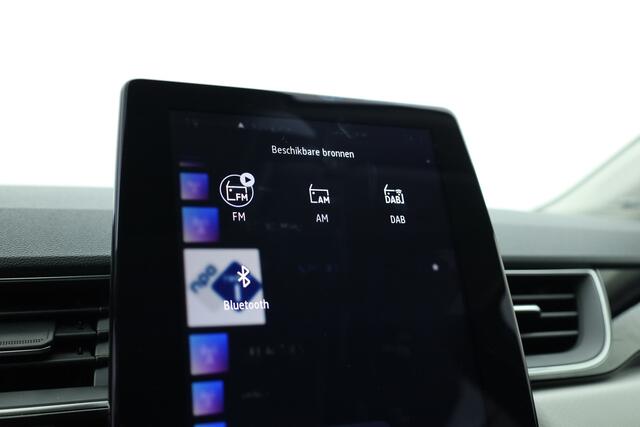 Renault CAPTUR 1.6 E-Tech Plug-in Hybrid 160 Intens | Trekhaak | All Season | Camera | Stoelverw. | Bose Audio | NAV + CarPlay | Cruise Ctrl.