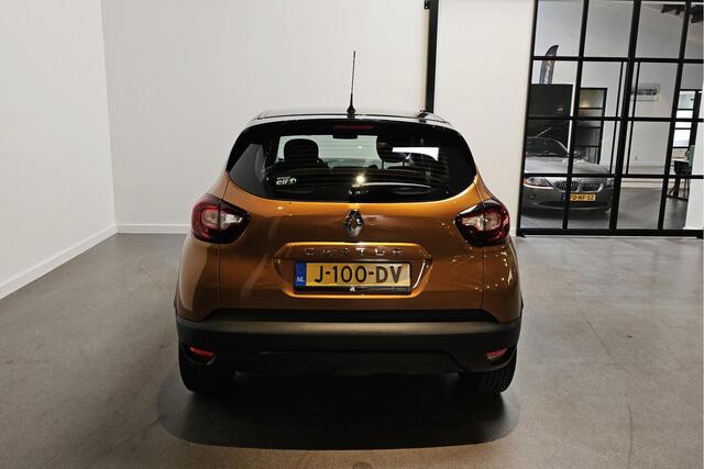 Renault CAPTUR 0.9 TCe Intens Two-tone - Navi - Cruise