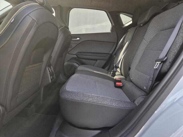 Renault CAPTUR 1.3 mild hybrid 160 techno / Fabrieksgarantie tot 04-2027 / Navigatie via Apple Carplay of Android Auto / Stuur- & Stoel verwarming / Achteruitrijcamera / Adaptief cruise control / Trekgewicht 1200 kg / Keyless Entry/Start / Climate control /