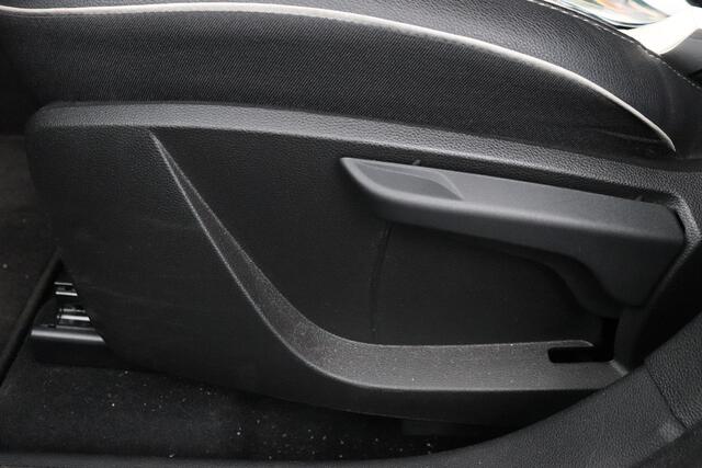 Renault CAPTUR 1.0 TCe 100 Intens | Navigatie | Carplay/Android Auto | Parkeersensoren |