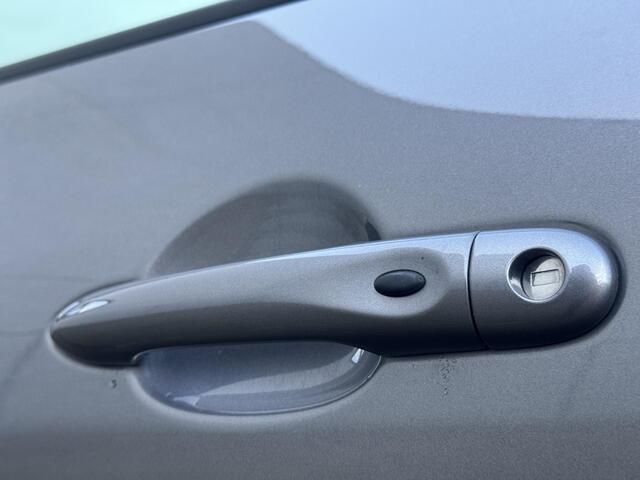 Renault CAPTUR 1.5 dCi Intens TREKHAAK NAVI PDC STOELVERW.