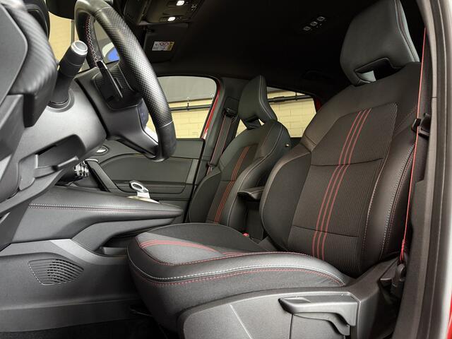 Renault CAPTUR 1.3 TCe 140 R.S. Line | Groot navi | 18" | Camera | Stoelverwarming | 100% Dealer onderhouden!