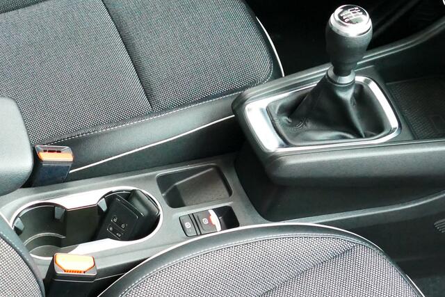 Renault CAPTUR 1.0 TCe 90 Intens. Bi-Tone, Camera, Clima, Navi, Carplay/Android, 17"LMV, PDC V+A