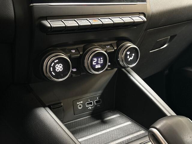 Renault CAPTUR 1.6 E-Tech Plug-in Hybrid 160 Intens 160Pk Automaat (VIRTUAL COCKPIT, APPLE CARPLAY, GROOT NAVI, LEDER, CAMERA, KEYLESS, SPORTSTOELEN, TREKHAAK, PARKEERSENSOREN, NIEUWSTAAT)