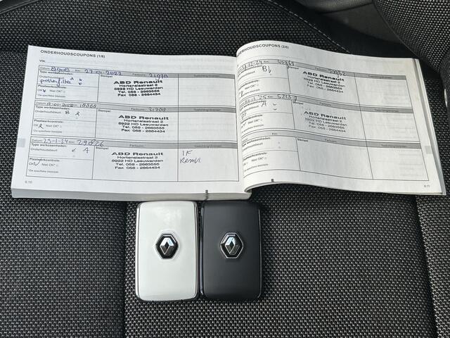 Renault CAPTUR 1.6 E-Tech Plug-in Hybrid 160 Intens / Trekhaak / Achteruitrijcamera / Apple Carplay & Android Auto / 1e Eigenaar / Climate Control / Parkeersensoren / Navigatie /