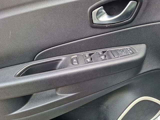 Renault CAPTUR 0.9 TCE LIMITED AIRCO LMV NAVI PDC