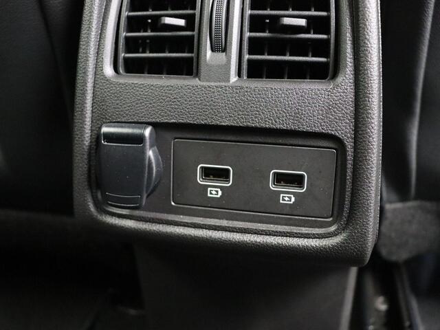 Renault CAPTUR 1.6 E-Tech Plug-in Hybrid 160 Intens | Eerste eigenaar | Dealeronderhouden | Clima | Keyless | Full led | Achteruitrijcamera | Parkeersensoren voor en achter |