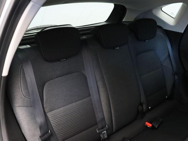 Renault CAPTUR TCe 100pk Zen | Dealer onderhouden | Getint glas | Apple carplay / Android auto |