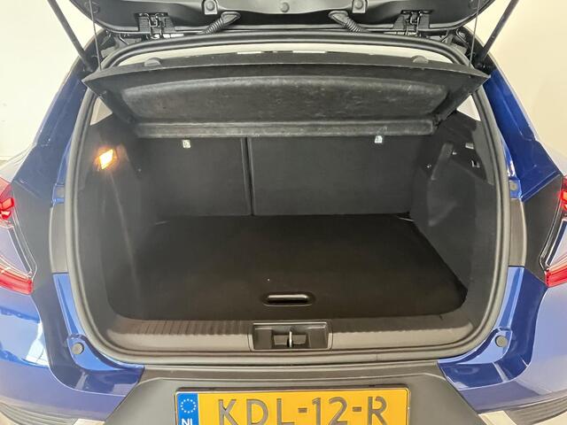Renault CAPTUR 1.3 TCe 140 EDC Techno | Trekhaak | Navigatie | Climate Control | Cruise Control | Lichtmetalen velgen 17" | Apple Carplay/Android Auto | Parkeersensoren voor, achter en achteruitrijcamera