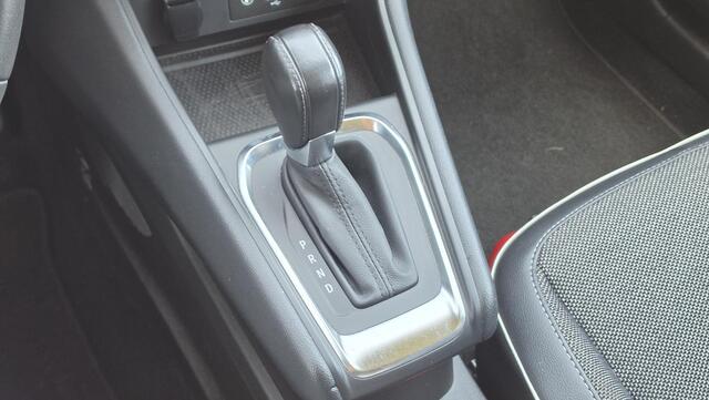 Renault CAPTUR 1.3 TCe 140 Intens | Automaat | 360° camera | Trekhaak | Keyless | Carplay | Lane Assist