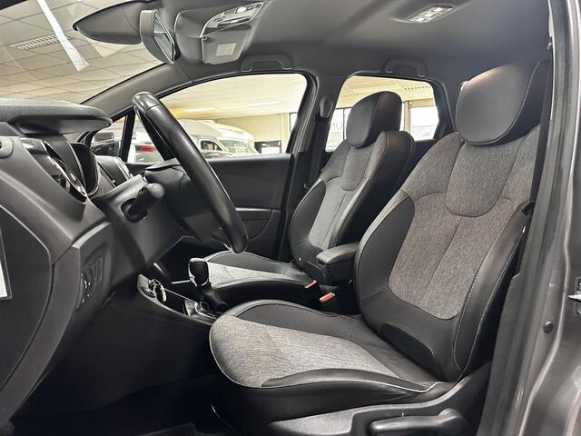 Renault CAPTUR 1.3 TCe Intens/ AUTOMAAT!/ 150pk!/ Trekhaak/ Keyless/ Extra getint glas/ Two-Tone/ Apple + Android/ Half-Leder/ PDC/ 17'' LMV/ Bluetooth/ Armsteun/ Multi. LEDER. Stuur./ LED Mistl.