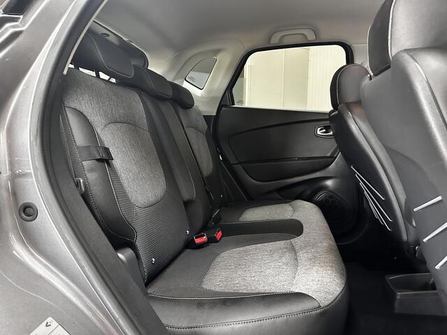 Renault CAPTUR 1.3 TCe Intens/ AUTOMAAT!/ 150pk!/ Trekhaak/ Keyless/ Extra getint glas/ Two-Tone/ Apple + Android/ Half-Leder/ PDC/ 17'' LMV/ Bluetooth/ Armsteun/ Multi. LEDER. Stuur./ LED Mistl.