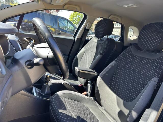 Renault CAPTUR 0.9 TCe Intens | Parkeersensoren | Achteruitrijcamera | DAB Radio | Bluetooth