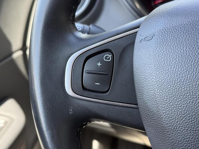 Renault CAPTUR 0.9 TCe Intens / Trekhaak / 1200KG Trekgewicht / Navigatie / Achteruitrij Camera / Parkeersensoren V+A /