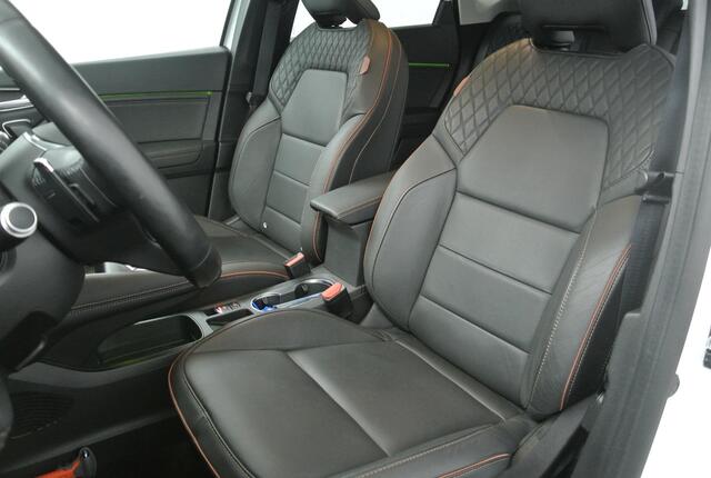 Renault CAPTUR 1.3 TCe 140 Initiale Paris | Bose Audio | 1e Eigenaar | Dealer Onderhouden | Trekhaak |