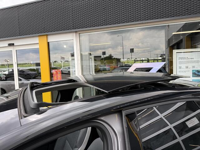 Renault CAPTUR 1.6 E-Tech Plug-in Hybrid 160 Intens | elektrisch glazen schuif-/kanteldak | 360 graden camera | Stoelverwarming | Park assist | Navigatie |