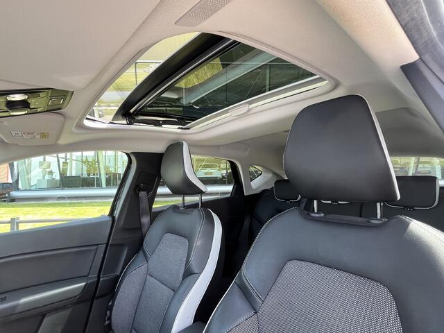 Renault CAPTUR 1.6 E-Tech Hybrid 145PK Intens / Trekhaak / Groot scherm / Open-Dak / Camera / Apple Carplay - Android Auto / LMV /