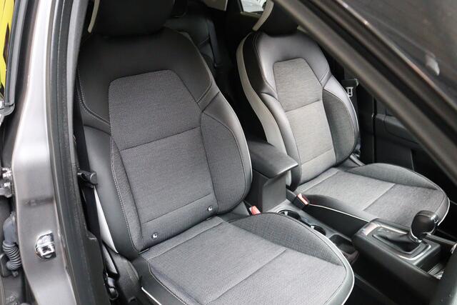 Renault CAPTUR MHEV 140PK EDC Automaat Intens + trekhaak