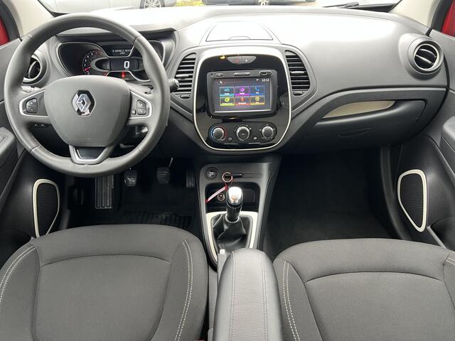 Renault CAPTUR 0.9 TCe / Trekhaak / Parkeersenoren. Achter / Keyless / Airco / Armsteun / LMV /