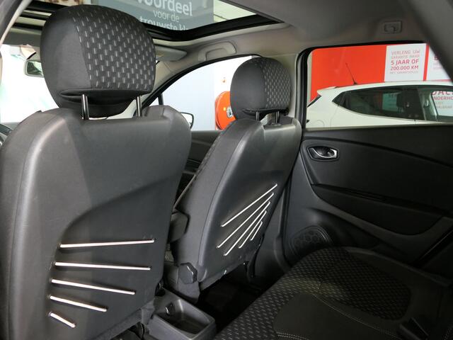 Renault CAPTUR 1.3 TCe Intens - Panoramadak! - Parkeerassistent - Camera - Sensor v+a