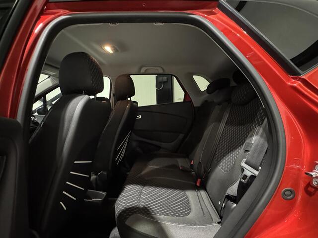 Renault CAPTUR 1.2 TCe Intens Aut. | navi | trekhaak | 49000km | parkeerhulp |