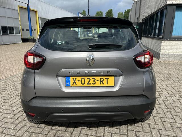 Renault CAPTUR 0.9 TCe Limited NAVI CRUISE CARPLAY.