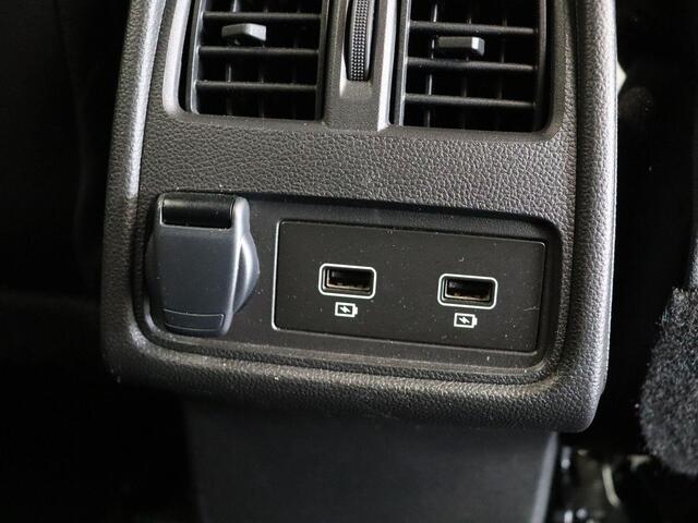 Renault CAPTUR E-Tech Hybrid 145pk Techno | Navigatie | Achteruitrijcamera | Parkeersensoren voor en achter | Climate control | All season banden |