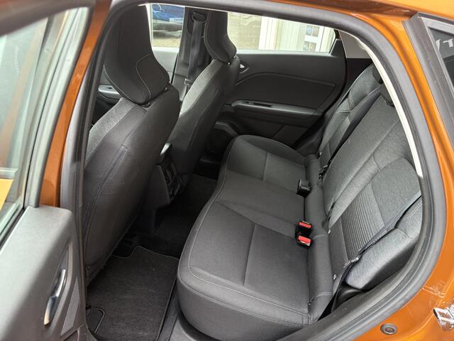 Renault CAPTUR 1.3 TCe 130 Zen | Apple Carplay & Android Auto | DAB | LED | Cruise Control | Parkeersensoren | Lichtmetaal |
