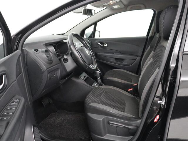 Renault CAPTUR 1.2 TCe Intens | Automaat | Trekhaak | Carplay | Camera | Navigatie | Full LED | Side Assist | Parkeerhulp | Climate control | Cruise control | Bluetooth | Getint glas
