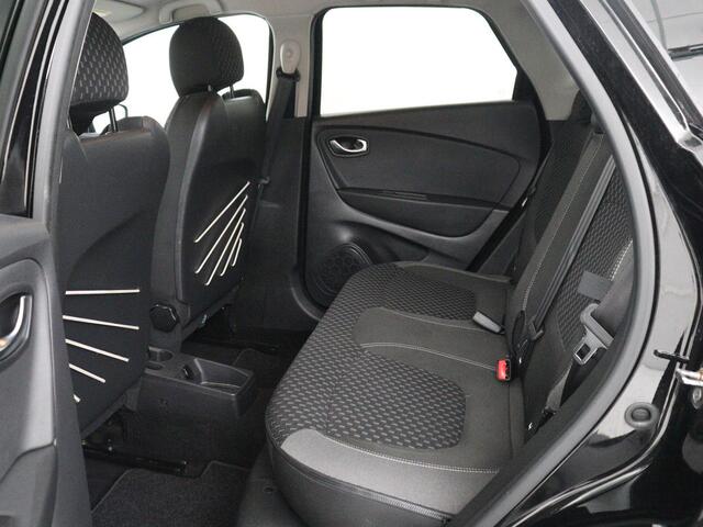 Renault CAPTUR 1.2 TCe Intens | Automaat | Trekhaak | Carplay | Camera | Navigatie | Full LED | Side Assist | Parkeerhulp | Climate control | Cruise control | Bluetooth | Getint glas