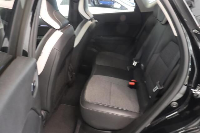 Renault CAPTUR 1.6 E-Tech Plug-in Hybrid 160 Business | Camera | Trekhaak | Climate control | SoH 93,3% | Cruise control | LED |
