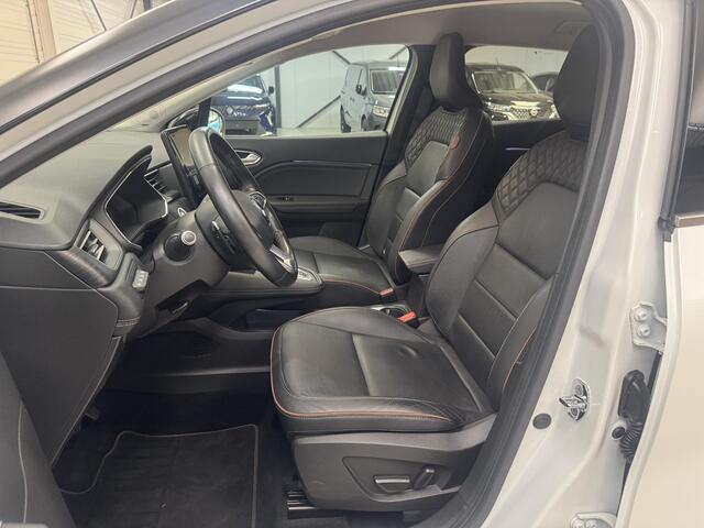 Renault CAPTUR 1.3 TCe 130 Initiale Paris / Eerste Eigenaar / Dealer Onderhouden / Lederen Bekleding / BOSE Audio / Navigatie / Trekhaak 1500 KG / Stoel- en Stuurverwarming / Adaptive Cruise Control / Climate Control /