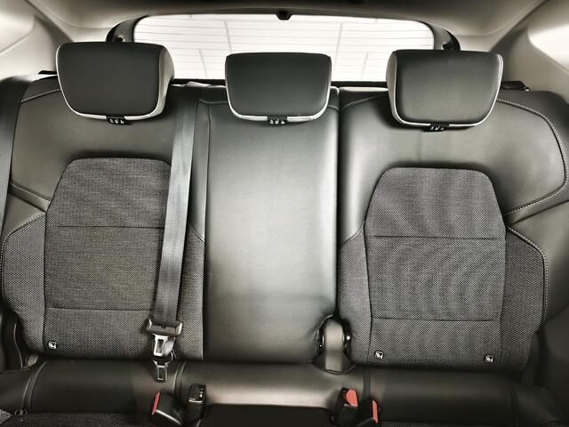 Renault CAPTUR 1.3 TCe 130 Intens | 360° Camera | Climate control | 9,3"Navigatie | Adaptieve cruise | | Stuur & stoelverwarming |