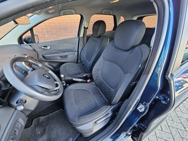 Renault CAPTUR 0.9 TCe Limited Parkeersensoren Navigatie Airco Cruise Control
