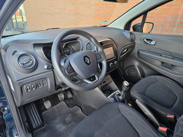 Renault CAPTUR 0.9 TCe Limited Parkeersensoren Navigatie Airco Cruise Control